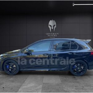 VOLKSWAGEN GOLF VIII R